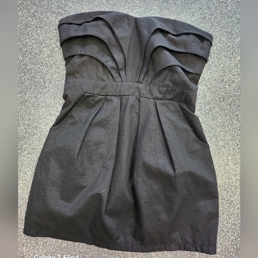 BLACK  STRAPLESS MINI DRESS SIZE LG